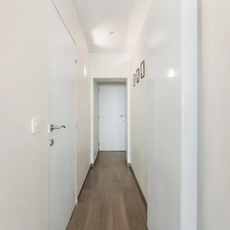 Dwarsstraat 7, Apartman *