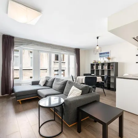 Apartment Dwarsstraat 7,