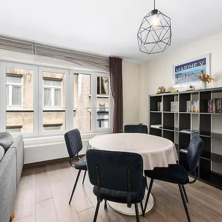Apartment Dwarsstraat 7,